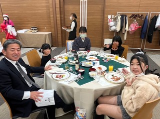 LINE_ALBUM_ƒNƒŠƒXƒ}ƒX—á‰ï_230112_19.jpg